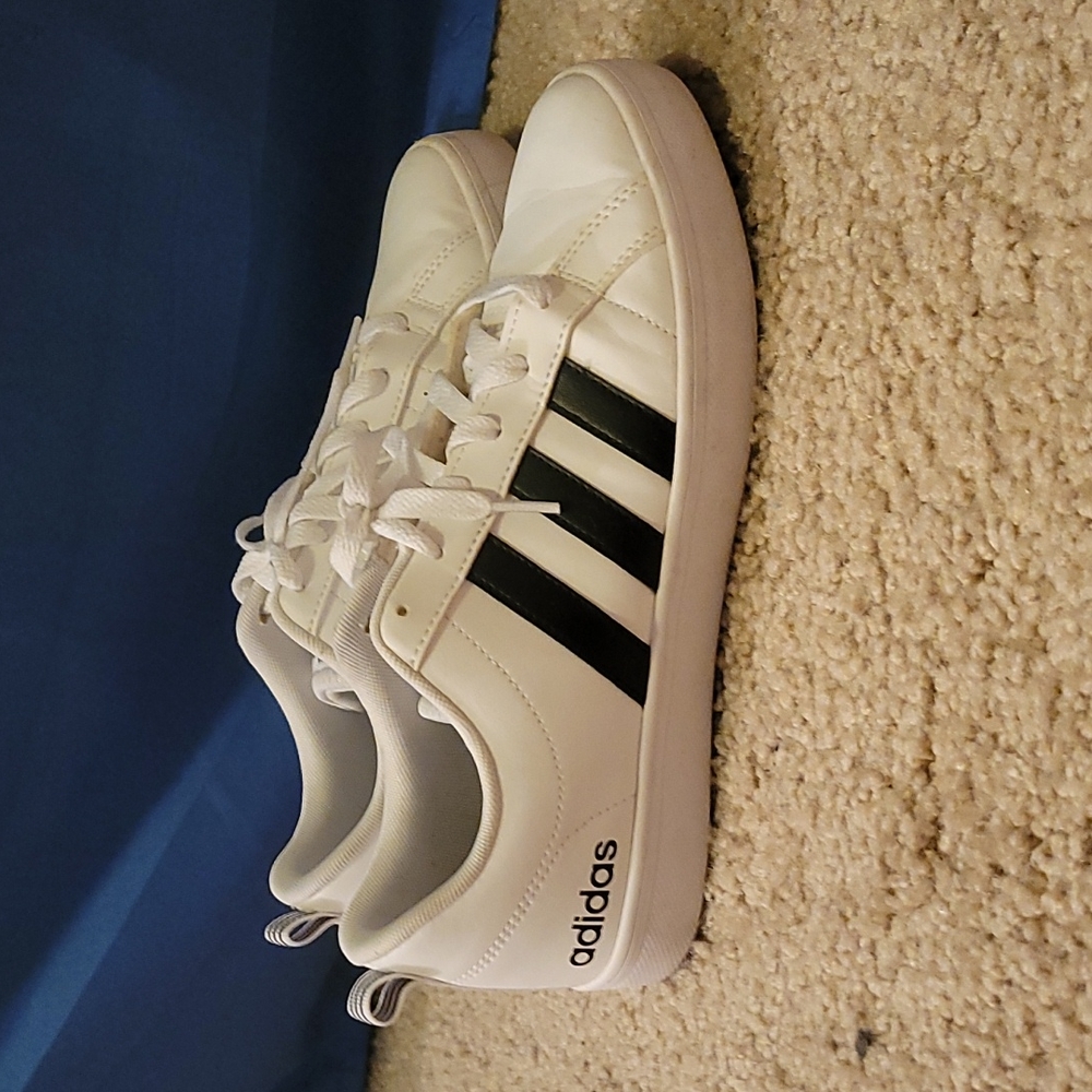 Adidas Sneakers